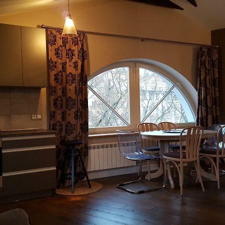 City Dawn Gate Apartment Vilnius Bagian luar foto