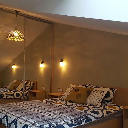 City Dawn Gate Apartment Vilnius Bagian luar foto