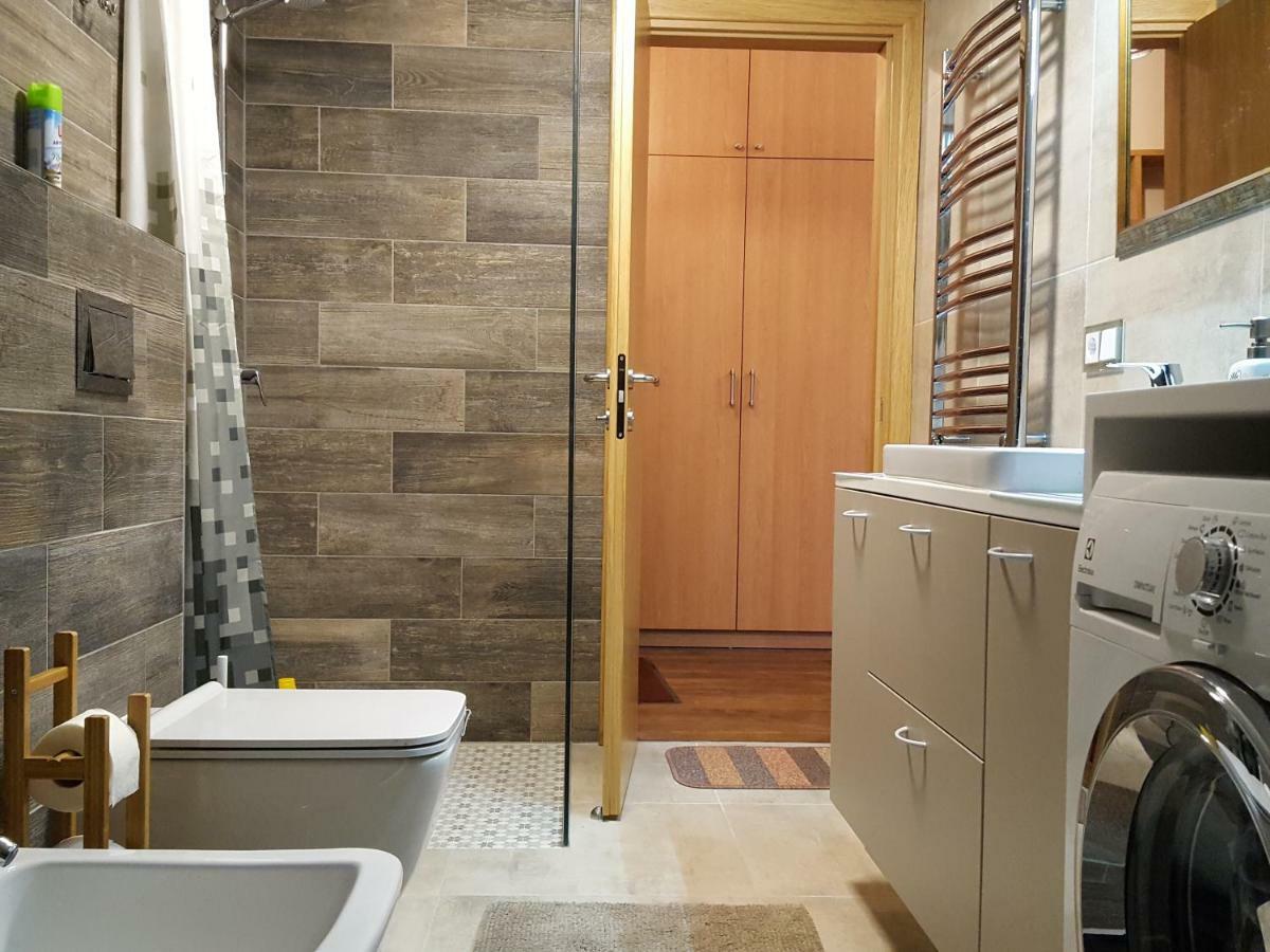 City Dawn Gate Apartment Vilnius Bagian luar foto