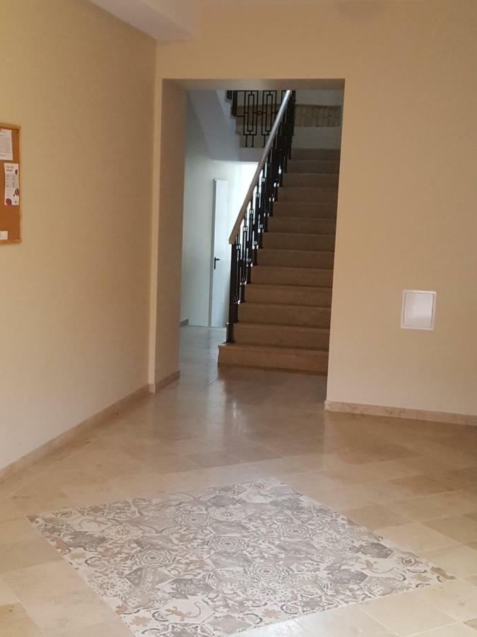 City Dawn Gate Apartment Vilnius Bagian luar foto