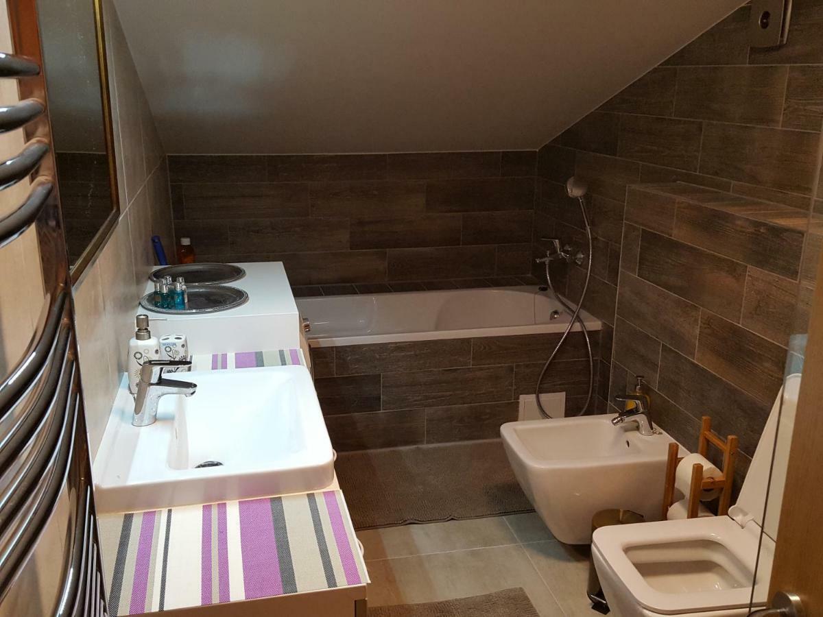City Dawn Gate Apartment Vilnius Bagian luar foto